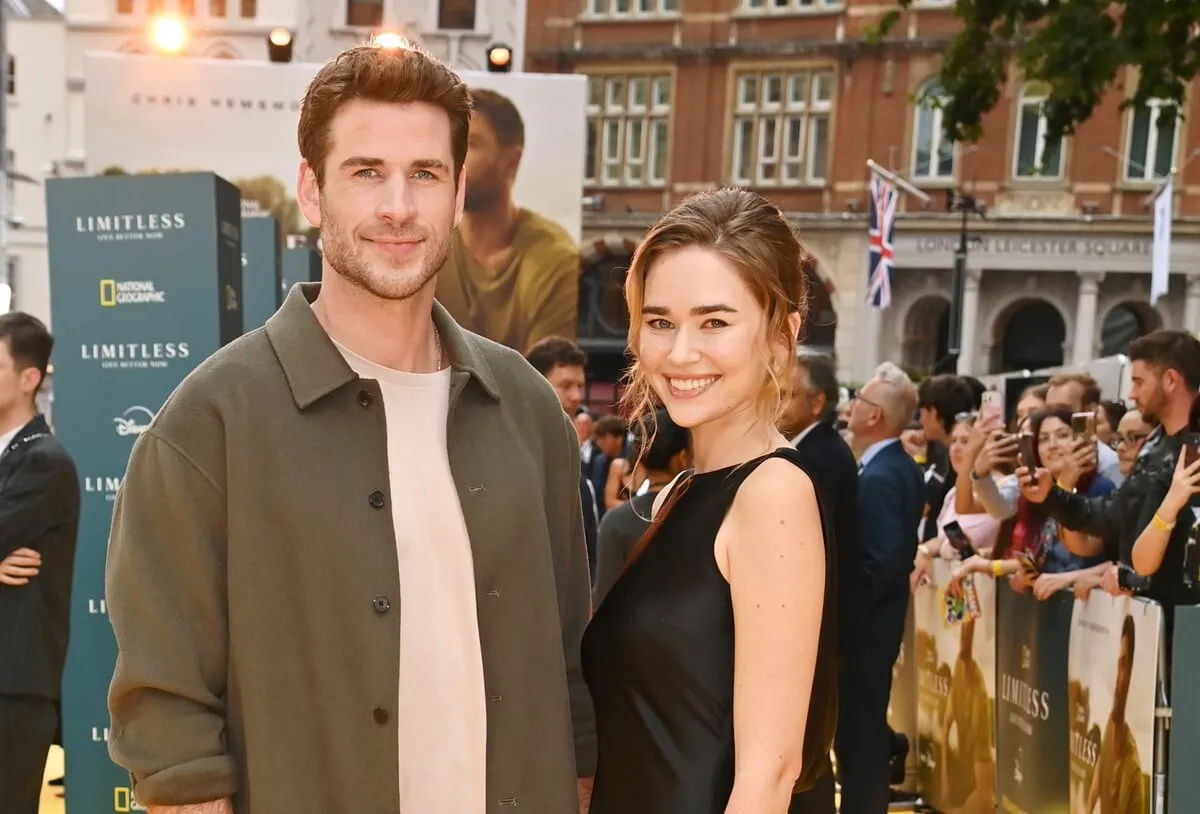 Liam Hemsworth navrhuje Gabriella Brooks s prsteňom inšpirovaným Taylor Swift
