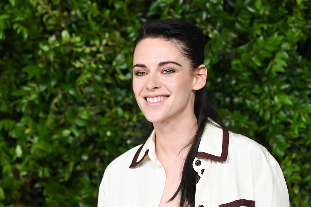 Kristen Stewart opekne 'Twilight's Corniest Lines, vrátane 'Where You Been, Loca?'