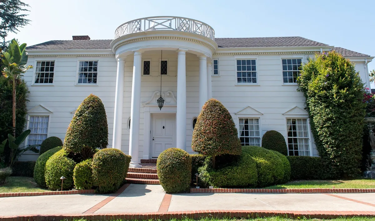 Pohľad do televízneho sídla „The Fresh Prince of Bel Air“, ktoré sa teraz predáva za 30 miliónov dolárov