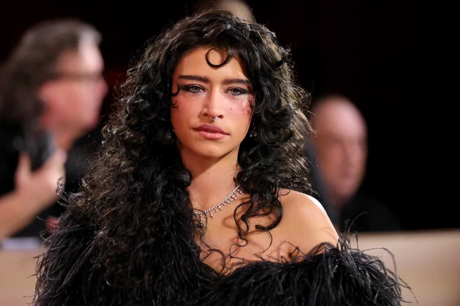 Odessa A'zion stiahne album Deep Cuts po reakcii fanúšikov na odlievanie