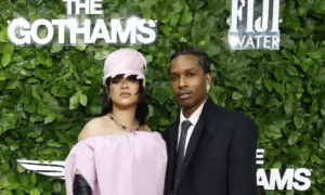 Fotografie ukazujú, ako Rihanna a A$AP Rocky zvyšujú bezpečnosť po streľbe v dome