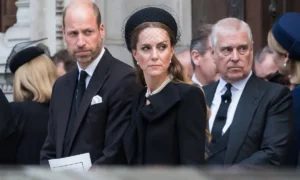 Odborníci varujú, že škandál bývalého princa Andrewa by mohol zlomiť puto kráľovskej rodiny s Britániou