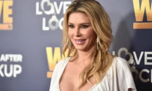 Brandi Glanville varuje ľudí pred online liekmi po pristátí na pohotovosti