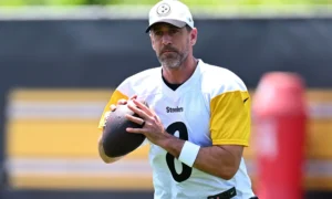 Aaron Rodgers odcudzení rodičia predajú svoj dom skôr, ako stihne vyložiť svoj