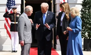 Čítačka pier odhaľuje, čo povedal Donald Trump kráľovi Charlesovi, keď spolu s kráľovnou Camillou opustili Biely dom