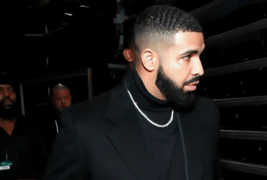 Drake má v novom albume „Priame strely“, ale Rick Ross hovorí, že „Nikto sa ho nebojí“