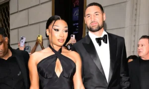 Klay Thompson trávi čas na lodi, ktorú po ich rozdelení pomenoval po žrebcovi Megan Thee