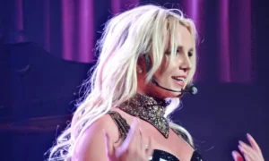 Britney Spears odmietla kúsok so strešným oknom ako „šialenstvo“ a tvrdí, že to chce robiť častejšie