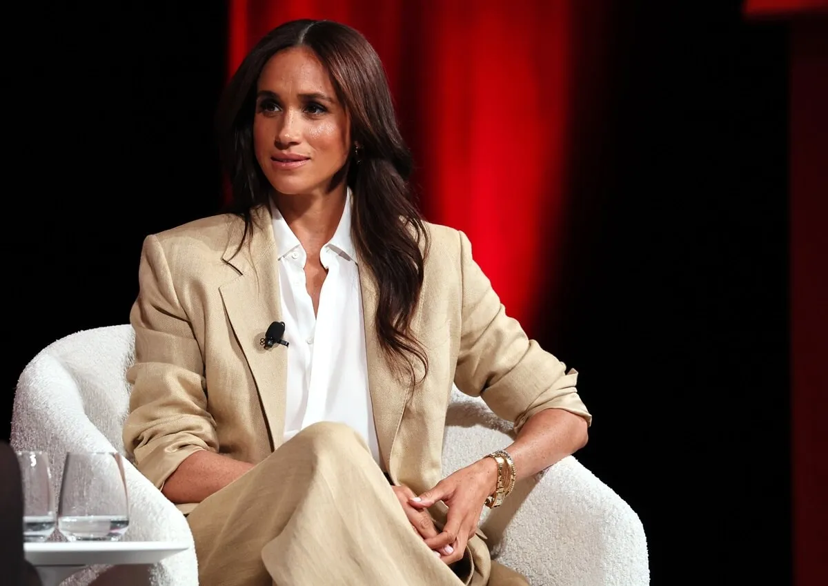 Bývalý asistent princa Harryho prezradil, čo musí Meghan urobiť počas svojho návratu do Spojeného kráľovstva