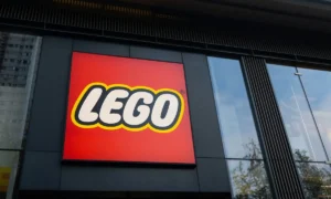LEGO vydáva rozsiahlu súpravu Pána prsteňov k 25. výročiu