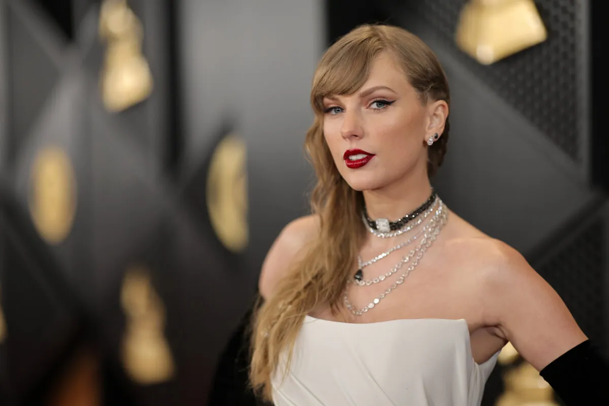 Svadobné šaty Taylor Swift budú v štýle „starého Hollywoodu“.