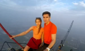 Zoznámte sa s horolezcami Empire State Building v hre Skywalkers: A Love Story od Netflixu