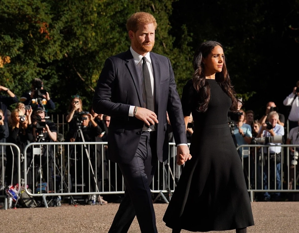 Bývalý priateľ Meghan Markle v Spojenom kráľovstve hovorí o „zmiešaných emóciách“ počas návratu vojvodkyne