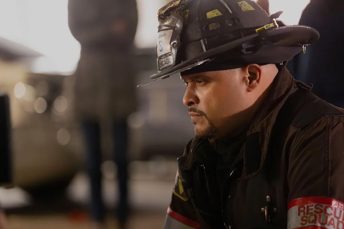 'Chicago Fire' prerušil herca Cruza Joea Minosa, týždne po tom, čo pôvodný člen obsadenia LaRoyce Hawkins opúšťa 'Chicago PD'