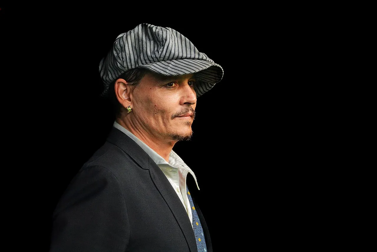 Johnny Depp sa prihlásil na ďalšiu literárnu adaptáciu: Tu je pohľad na jeho minulé roly založené na knihách