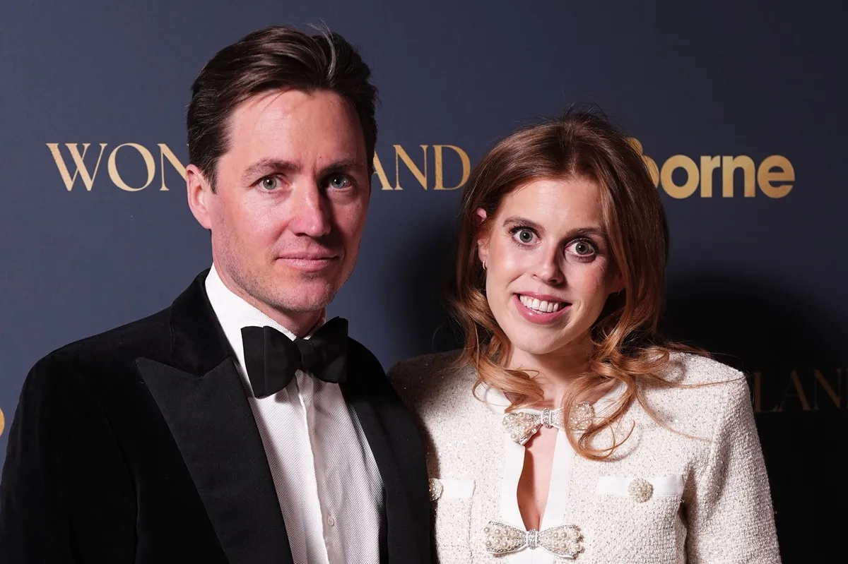 Manžel princeznej Beatrice prestal mlčať po výročí svadby a klebety o rozvode
