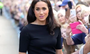 Meghan Markle prvýkrát prelomila obálku od oznámenia britského návratu a Netflix Bombshell