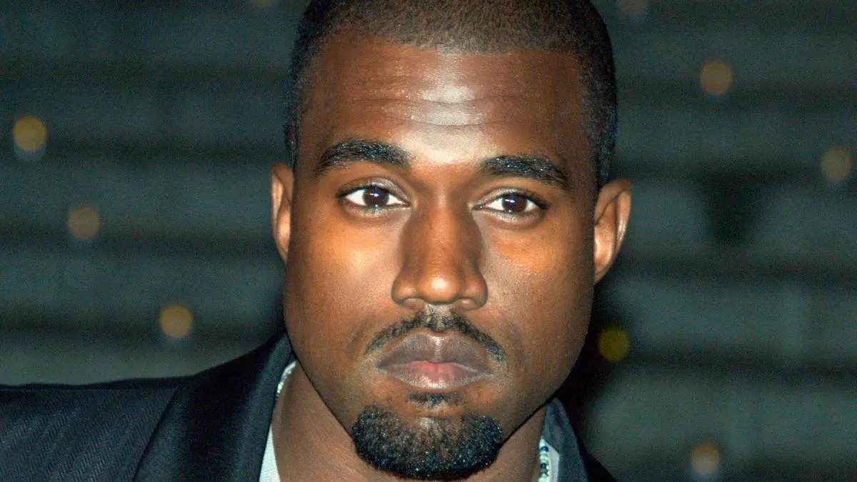Bývalý zamestnanec Kanye Westa chce zabrániť rapperovi používať obranu „nezdravej mysle“ v právnej bitke