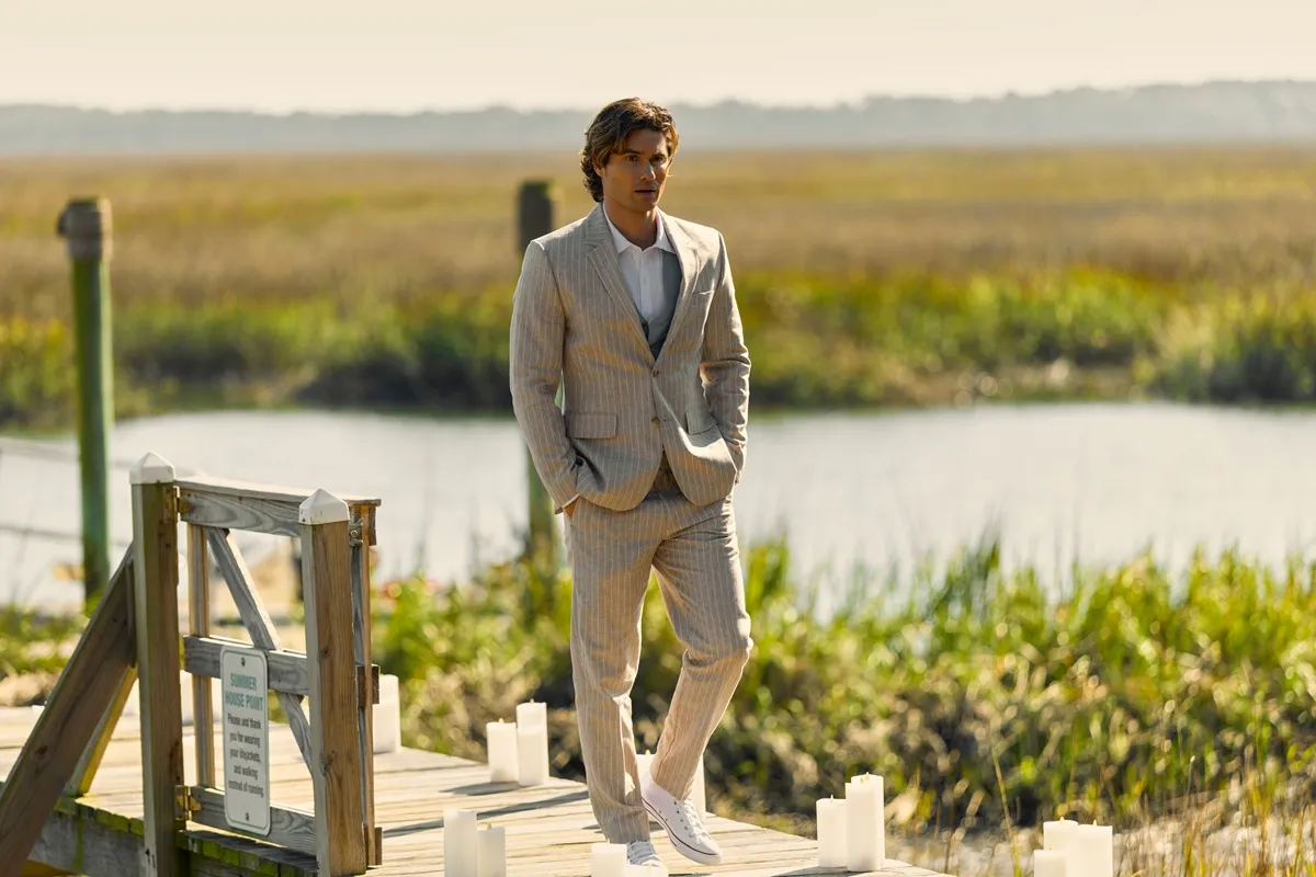 Chase Stokes povedal, že práca na 'Outer Banks' mu spôsobila krátkodobú stratu pamäte