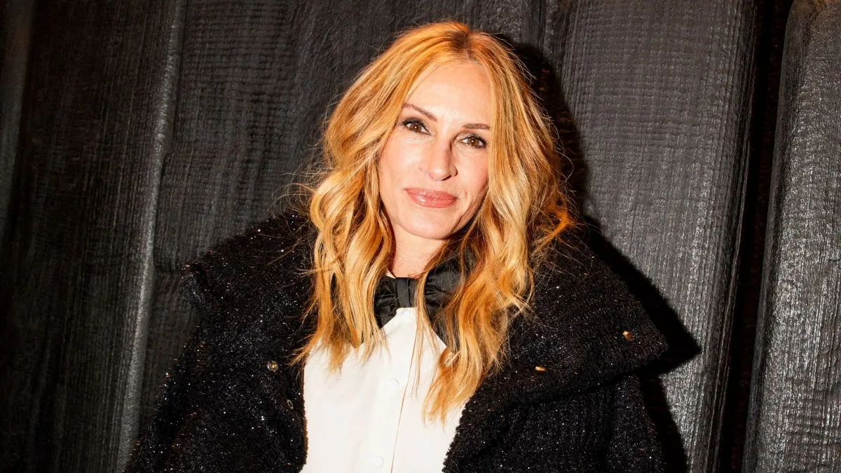 Julia Roberts dáva svojmu charakteristickému vzhľadu odvážnu, hravú premenu s najnovšou premenou vlasov