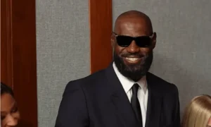 LeBron James porazil Quarterbacka Shedeura Sandersa a stovky ďalších na vrchol tohto zoznamu