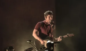 Noel Gallagher z Oasis dostal doživotný zákaz vstupu do Číny za to, že je „nepriateľom ľudu“