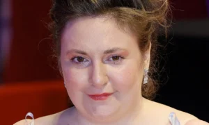 Od hysterektómie k materstvu: Lena Dunham’s Fertility Journey