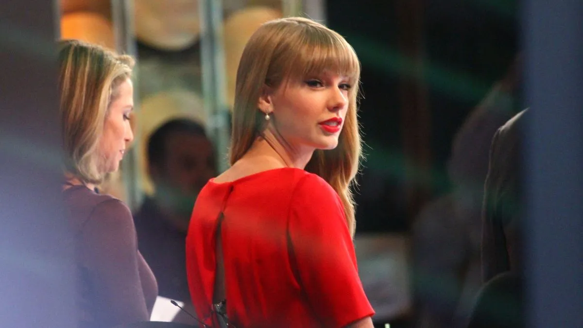 Odkaz Taylor Swift 'Dirty' Travis Kelce privádza fanúšikov do šialenstva kvôli jednej čeľusti