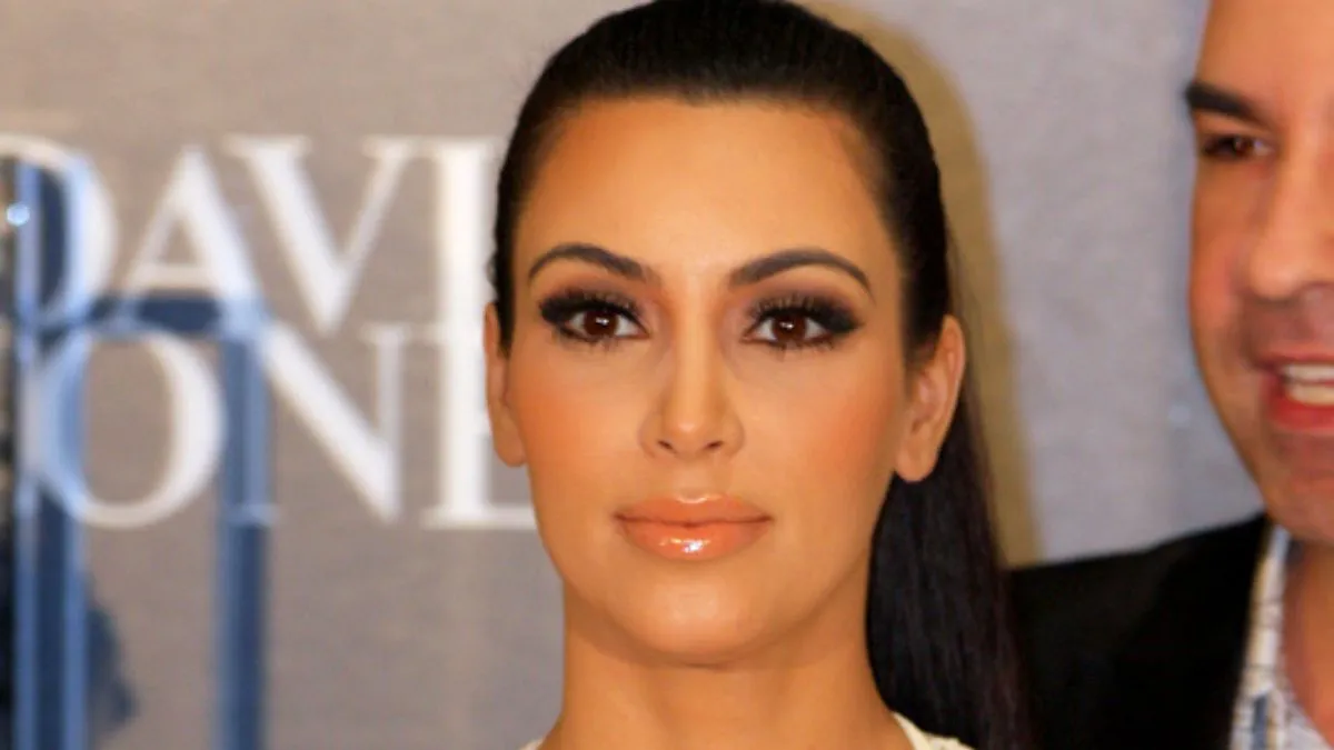 Zdravotné vystrašenie Kim Kardashian vracia bolestivé spomienky na zosnulého otca, keď sa Kris Jenner stáva emocionálnym