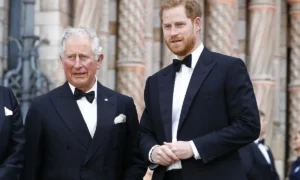 Zmena zaznamenaná v King Charles teraz s princom Harrym späť vo Veľkej Británii