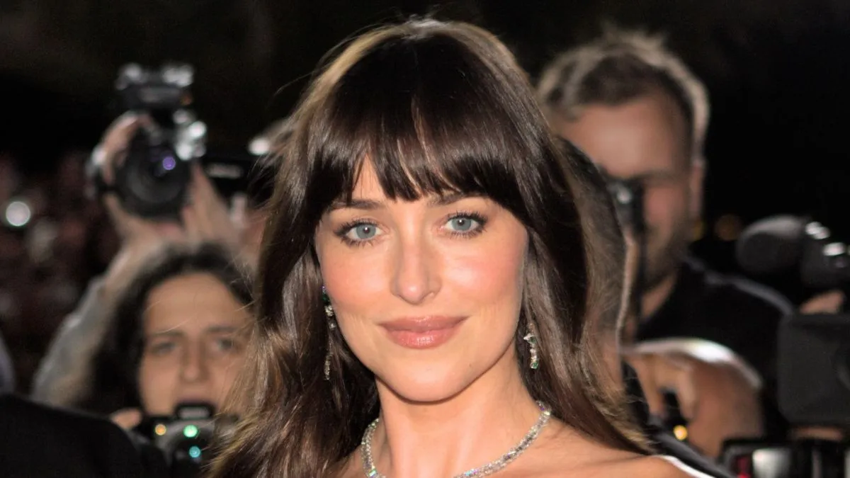 Dakota Johnson hovorí úprimne o svojom milostnom živote. (Image Credit: Jan Beránek, CC BY-SA 4.0, cez Wikimedia Commons)