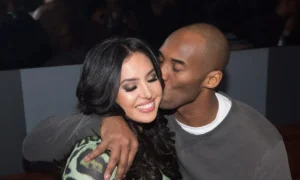 Michael Douglas tvrdí, že Kobe Bryant vždy používal túto výhovorku, aby sa zastavil v dome Catherine Zeta-Jonesovej predtým, ako sa oženil s Vanessou