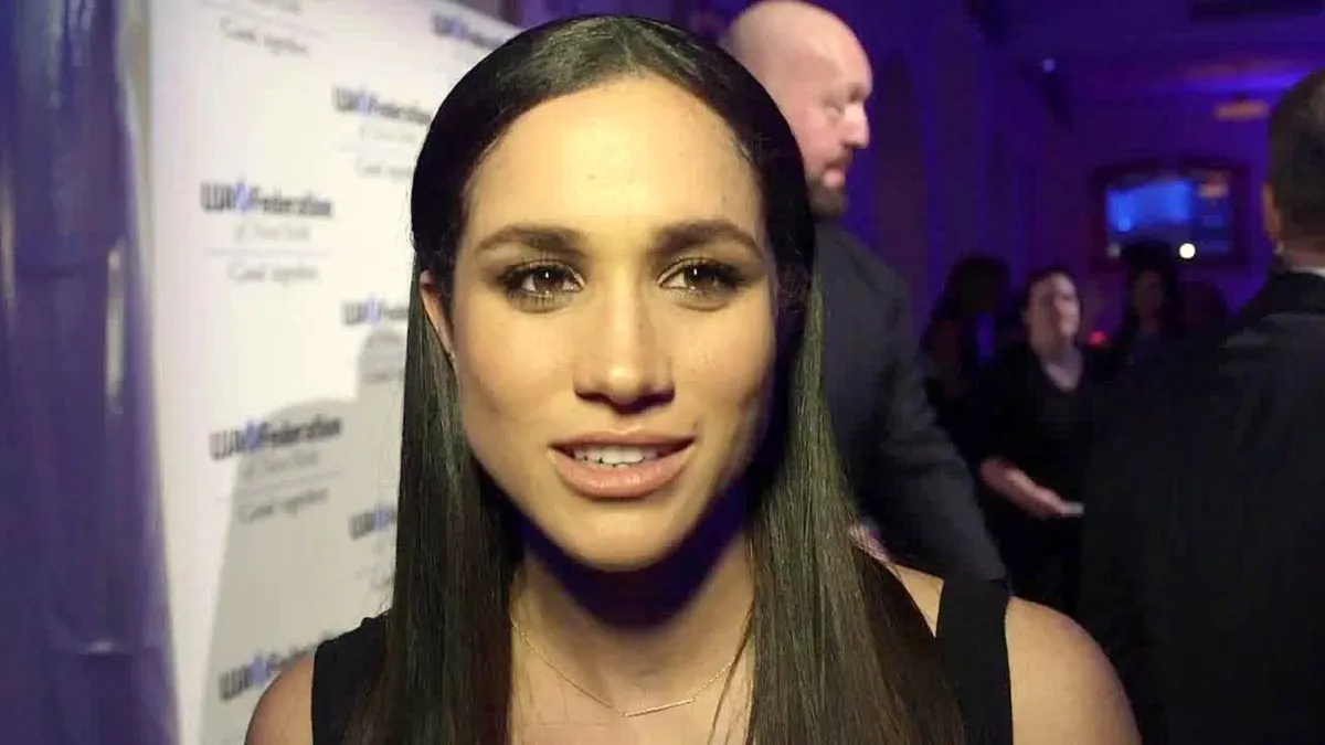 Charakteristický účes Meghan Markle varuje majiteľku salónu pred vypadávaním vlasov