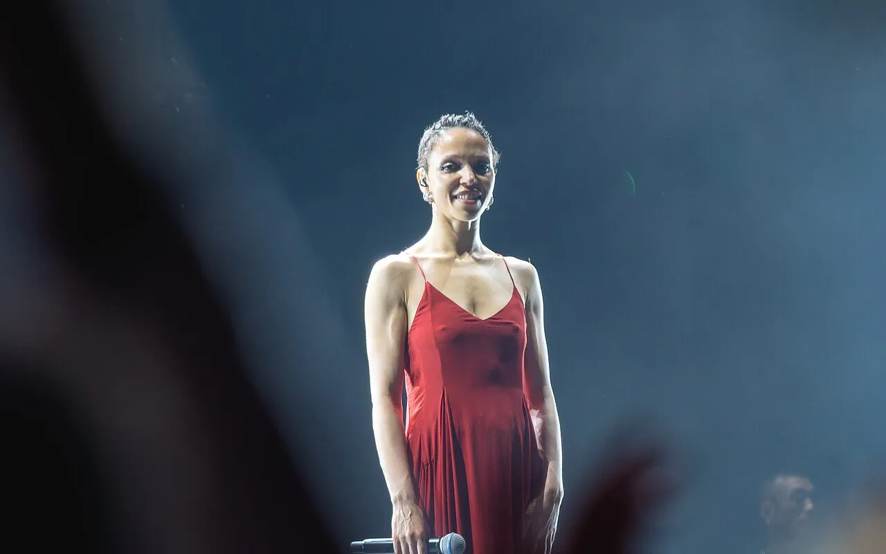FKA Twigs vyhráva právo slobodne hovoriť: Vnútri jej Shia LaBeouf NDA Fight