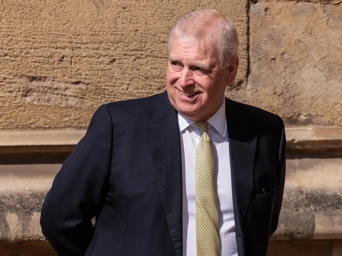 Hanobený Andrew Mountbatten-Windsor si užíva život v Norfolku, „Necíti sa ľúto za seba“