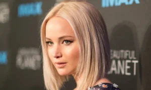 Jennifer Lawrence vyzerá „na nerozoznanie“ v novom magazíne Shoot, vyvolala špekulácie o plastickej chirurgii