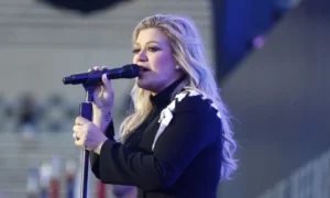 Kelly Clarkson obvinená zo „zneužitia moci“ po výbušnom spore s obchodom v Brooklyne