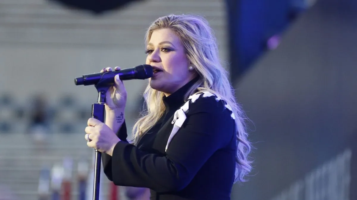 Kelly Clarkson obvinená zo „zneužitia moci“ po výbušnom spore s obchodom v Brooklyne