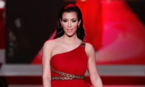 Kim Kardashian odhaľuje zdravotné strašenie, ktoré sa môže o 15 rokov zhoršiť, a vracia bolestivé spomienky na svojho otca