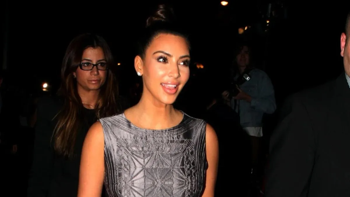 Kim Kardashian raz dostala röntgen zadku v zúfalej snahe umlčať klebety o implantátoch