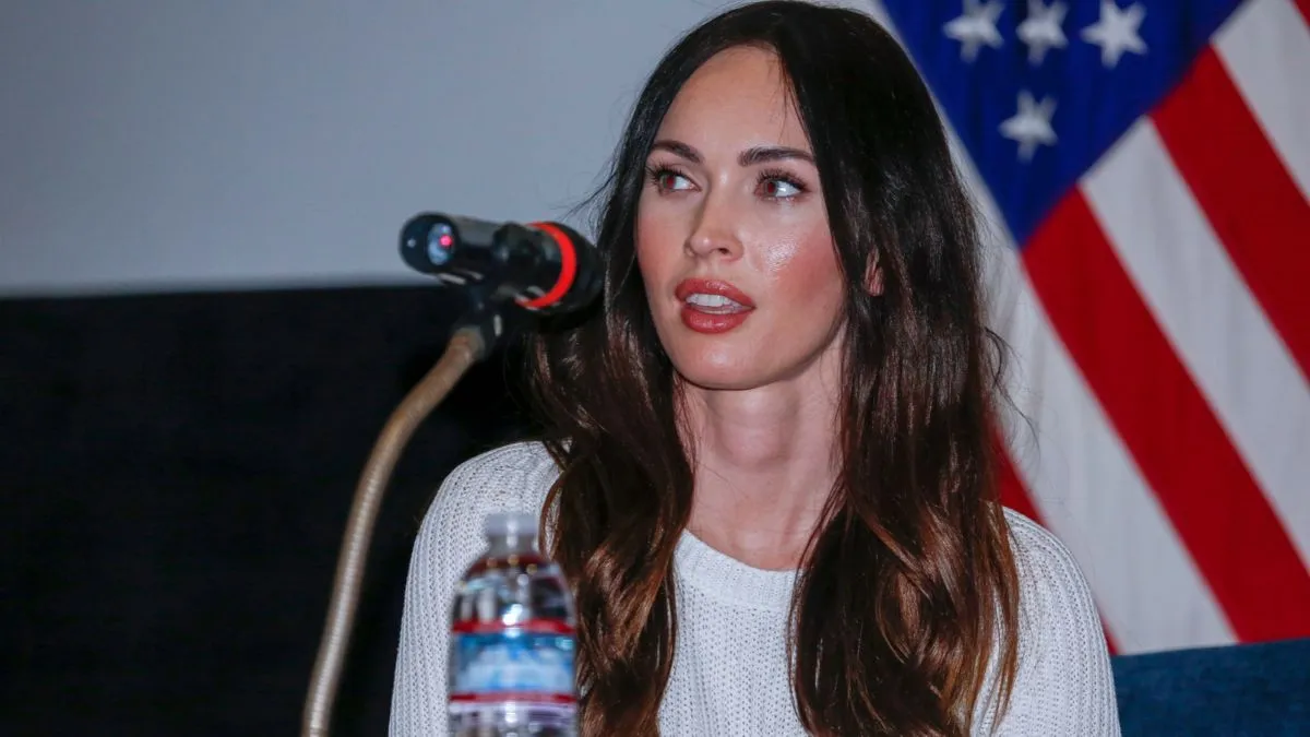Megan Fox vypína iba fanúšikov Porovnanie s tupou reakciou na ventilátor