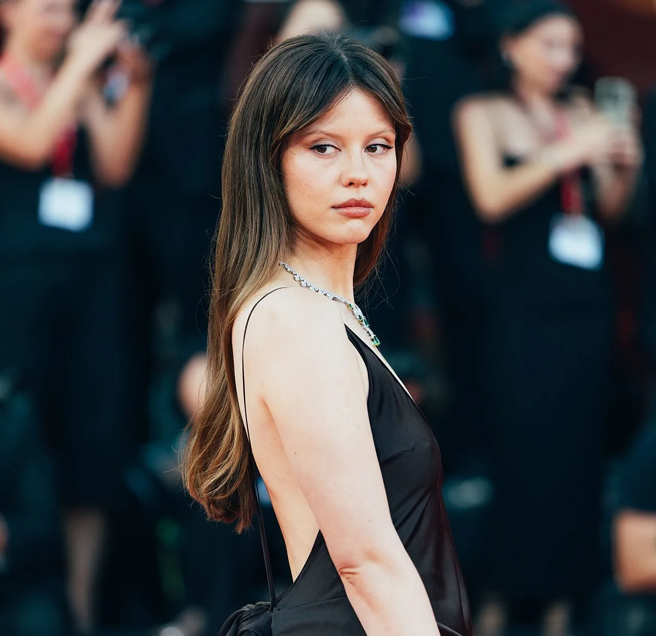 Mia Goth hľadá výlučnú starostlivosť o svoju dcéru so Shia LaBeoufom