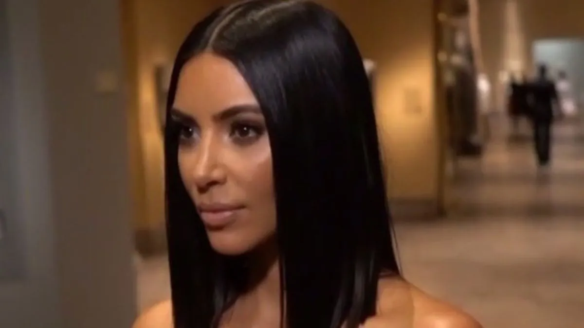 Náhrdelník Elizabeth Taylor od Kim Kardashian v hodnote 6,13 milióna dolárov vyvoláva brutálnu reakciu „mŕtvych žien“