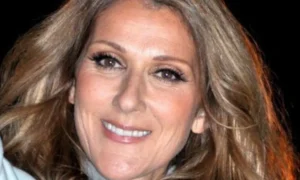 Najelegantnejšia jeseň! Céline Dion premenila pád na pódiu na virálny moment Fanúšikovia nemôžu prestať chváliť