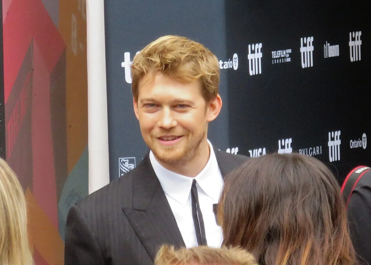 Oslovil Joe Alwyn skutočne Taylor Swift? Konfliktné správy spochybňujú príbeh o uzavretí