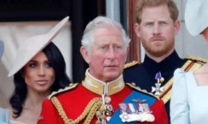Prečo bude plán odchodu princa Harryho a Meghan zo Spojeného kráľovstva pre kráľa Charlesa zničujúci